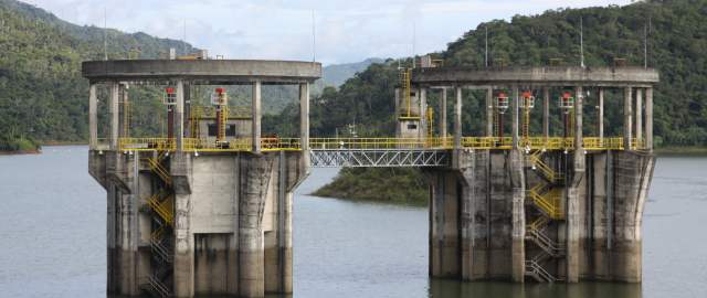 Colombianos se quedan sin jugadores por Isagén | Hoy no es claro si la Empresa de Energía de Bogotá sigue en pie, pues instauró una tutela para suspender el proceso. FOTO JULIO C. HERRERA