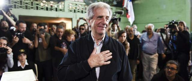 Uruguay definirá su presidente en una segunda vuelta | El ex mandatario izquierdista Tabaré Vázquez se impuso ayer en las elecciones presidenciales de Uruguay. FOTO AP