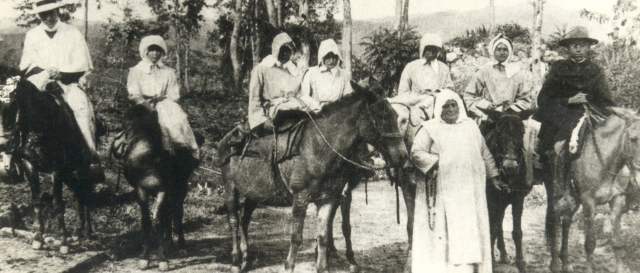 Viaje a lomo de mula, oración y fe | La madre cuenta que no sabían a dónde iban. Era Dabeiba, pero de allí saldrían para encontrar a los indígenas. Fue el 5 de mayo de 1914. FOTO ARCHIVO-CORTESÍA