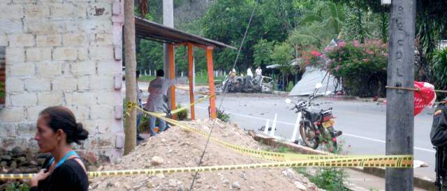 Carro bomba en Meta: cinco kilos de pentolita se usaron para detonar taxi |