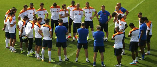 No vamos a subestimar a Costa Rica, sería gran error: Van Gaal | Holanda, el rival de Costa Rica este sábado. FOTO Reuters