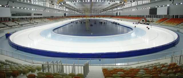 Sochi, la sede olímpica en la que Stalin y otros zares vacacionaban | Alder Arena, con 8000 asientos es el principal centro de patinaje de velocidad en el Parque Olímpico de Sochi. FOTO AP
