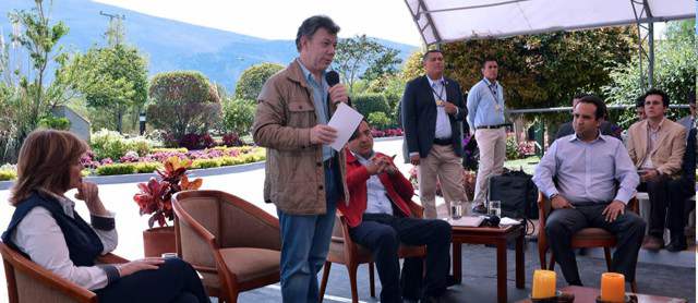 Presidente Santos pidió a empleados judiciales "entrar en razón" y levantar el paro |