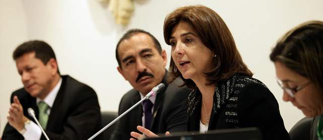 Canciller aseguró que Colombia no se resignará con el fallo de La Haya | Colprensa | María Ángela Holguín, canciller de Colombia.