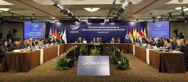 Países de Unasur apoyaron los diálogos de paz entre Gobierno y Farc | El presidente Juan Manuel Santos en Lima (Perú), asiste a la VI Cumbre de la Unión de Naciones Suramericanas, Unasur. Foto: Cortesía Presidencia