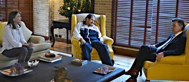 Vicepresidente Garzón reiteró que no descarta su renuncia para dedicarse a su recuperación | Cortesía Presidencia | El presidente Juan Manuel Santos y la primera dama, María Clemencia Rodríguez, visitaron este martes al vicepresidente Angelino Garzón.