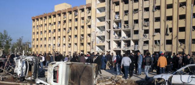 Ataque del régimen sirio contra Universidad de Alepo deja por lo menos 83 muertos | Foto Reuters