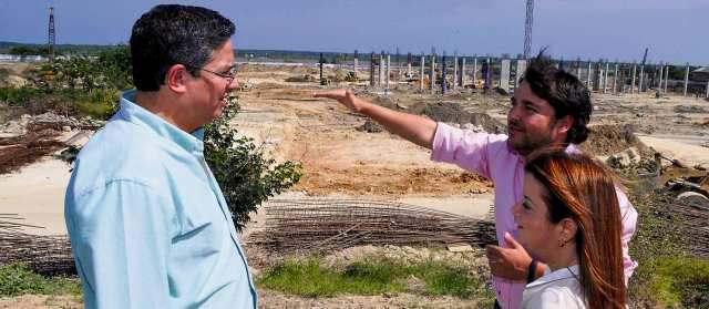 La otra queja que hay en la Procuraduría contra el nuevo presidente de Bancóldex | El ministro de Comercio, Santiago Rojas, anunció $10.000 millones más para el centro de convenciones de Barranquilla, por cuya compra del lote se investiga al nuevo presidente de Bancóldex. FOTO CORTESÍA