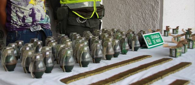 Incautado material de guerra a "los Urabeños" en Caucasia | El general José Guzmán no descartó que el material fuera empleado para atentar contra la Fuerza Pública. Foto cortesía Policía.