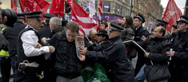 Decenas de detenidos en la huelga general en España | Foto: AP