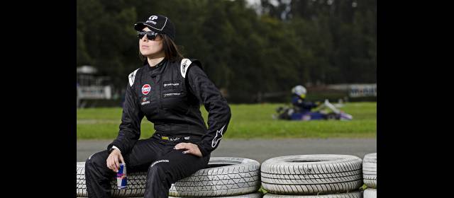 Manuela Vásquez ya piensa en Campeonato Europeo de 2013 | Con muchos esfuerzos, Manuela Vásquez hizo toda la temporada de la Clio Cup en España. FOTO CORTESÍA