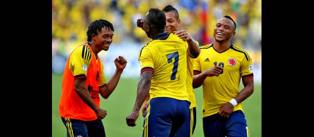 Mac y Neco derritieron a Bolivia | Juan Guillermo Cuadrado, Pablo Armero, Fredy Guarín y Camilo Zúñiga animaron ayer el carnaval colombiano en Barranquilla. FOTO JUAN ANTONIO SÁNCHEZ