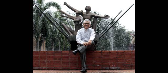 La UPB es el segundo hogar del nuevo rector | El padre Julio Jairo Ceballos Sepúlveda confía desempeñar de manera auténtica su misión en la UPB. FOTO MANUELA PALACIO