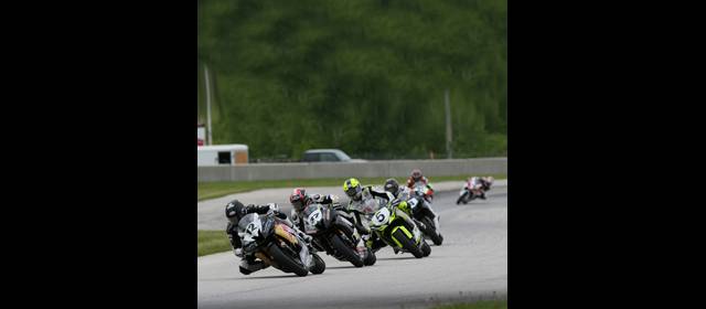 Pilotos paisas, los número 1 en E.U. | Tomás Puerta (12) y Stéfano Mesa (37) son las grandes figuras del campeonato supersport del AMA en Estados Unidos. Martín Cárdenas es líder sólido en superbike. FOTO CORTESÍA CAMPEONATO AMA