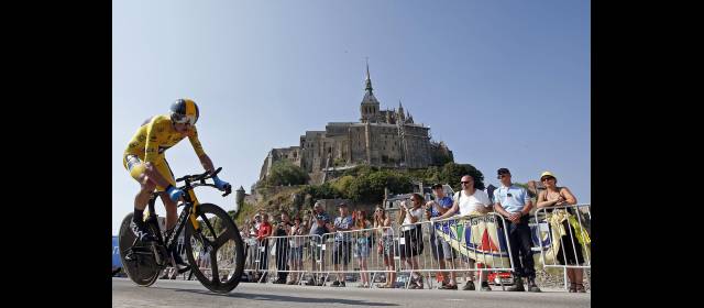 Martin y Froome hicieron su fiesta | El líder Chris Froome (Sky) fue segundo en la CRI ganada por Martin. Mont Saint Michel fue testigo de la jornada. FOTO REUTERS