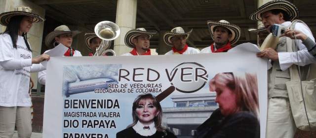 Con papayera recibieron a la presidenta de la Corte, tras viaje a España |