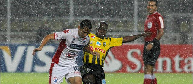 Táchira y Nacional se hacen daño con el empate | FOTO REUTERS
