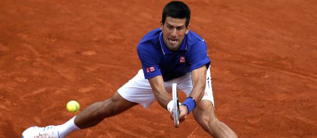 Novak Djokovic barrió con el argentino Guido Pella en París | Djokovic busca levantar el único Grand Slam que le falta en su vitrina. FOTO AP