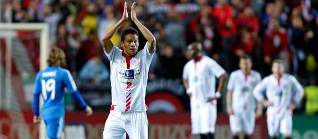 El delantero colombiano le marcó dos goles al Real Madrid la semana pasada. FOTO CORTESÍA SEVILLA FC