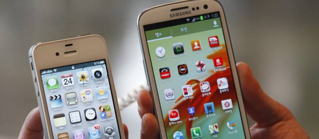 Samsung apelará fallo que lo obliga a pagar multa por infringir patentes de Apple | Samsung reiteró este sábado que el primer fallo no es el resultado final de la batalla. Foto Reuters.