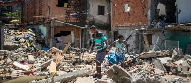 Grandes protestas en favela cercana al estadio Maracaná de Brasil | FOTO AFP