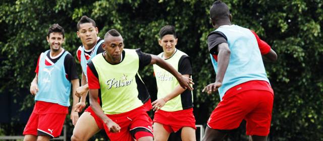 Medellín paga las consecuencias de sus pecados | Al Medellín ahora solo le queda alejarse más del descenso y luchar por la Copa Postobón, en la que ya avanzó a la segunda ronda. FOTO MARIO VALENCIA