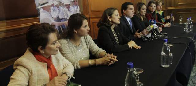 Primera renuncia a lista al Senado del Uribe Centro Democrático