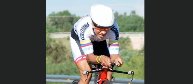 Juan E. Arango correrá el omnium y la persecución por equipos en los Olímpicos. Irá a la Vuelta a Colombia. FOTO LUIS E. BARBOSA