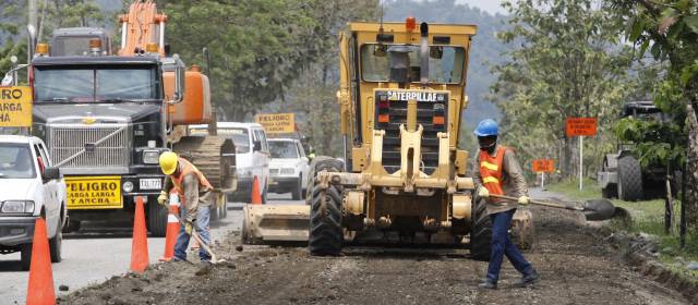 $226.000 millones para rehabilitar vías de Urabá | Estos trabajos corresponden a la rehabilitación del tramo El Tigre-Tasidó, que inició en diciembre. FOTO MANUEL SALDARRIAGA