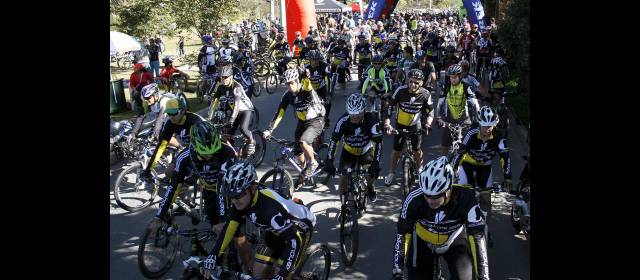 En familia gozaron el ciclopaseo | Un total de 1.100 personas acudieron ayer al ciclopaseo. FOTOS MANUEL SALDARRIAGA