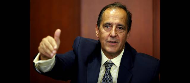 Minagricultura se la juega hoy para regular inversión extranjera en agro | El ministro de Agricultura, Juan Camilo Restrepo Salazar, reconoce que la congestionada agenda del Congreso aplazará para el próximo año el estudio de su proyecto de ley. foto manuel saldarriaga