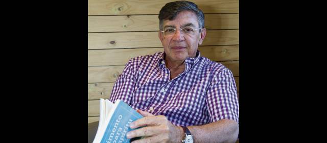 Reflexiones de Ramiro fortalecen el espíritu | Alimento para el espíritu es el nombre del libro que reúne sus columnas. FOTO EDWIN BUSTAMANTE