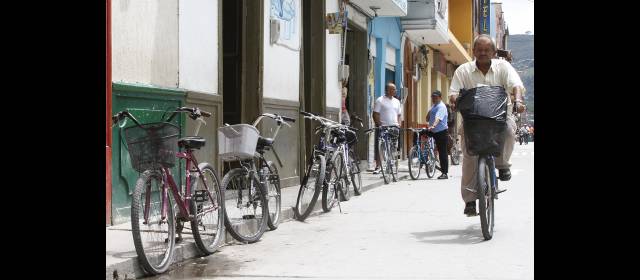 Amalfi, pueblo de las bicicletas, multa por montar en el parque | En Amalfi la bicicleta, desde hace años, es el medio de transporte más popular. FOTO RÓBINSON SÁENZ