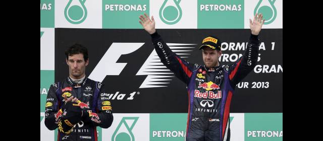 Arde Troya por la adelantada de Vettel | Cara de no muy buenos amigos entre los Red Bull, Webber y Vettel en el podio de Malasia. FOTO AP