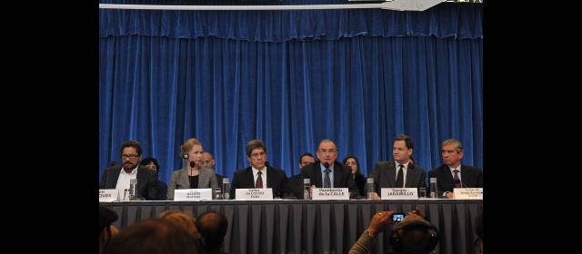 Primera vez que ambas partes superan la retórica | En Oslo, Noruega, el 18 de octubre de 2012, el inicio del diálogo fue tenso y frío. FOTO ARCHIVO