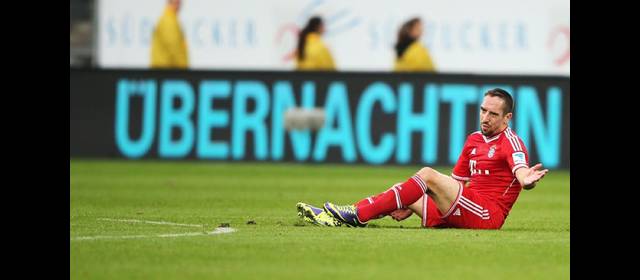 Guardiola espera tener a Franck Ribéry para Mundial de Clubes | Guardiola se lesionó en el juego Francia-Ucrania. FOTO FIFA