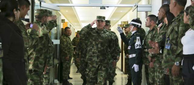 Expresiones contra la Fiscalía tumbaron al comandante de las Fuerzas Militares |