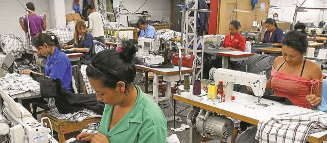 Donmatías une fuerzas para el TLC | Cerca de 3.000 donmatieños viven del sector de las confecciones en 105 pequeñas y medianas empresas. FOTO ROBINSON SÁENZ