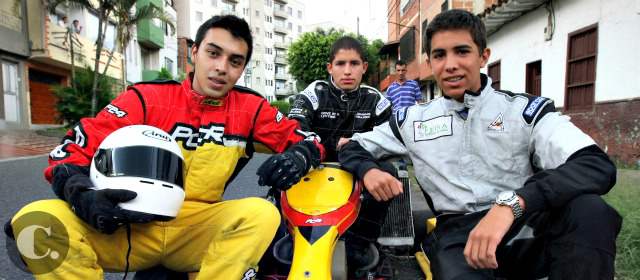 Adrenalina pura con los mejores | Michael Quevedo, Sebastián González y Esteban Garzón, hombres de karts. FOTO JAIME PÉREZ