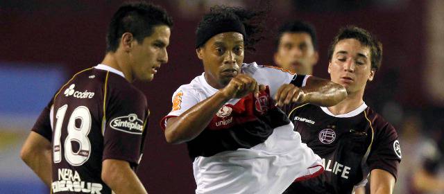 Ronaldinho fue autorizado por un juez a rescindir su contrato con el Flamengo | FOTO REUTERS