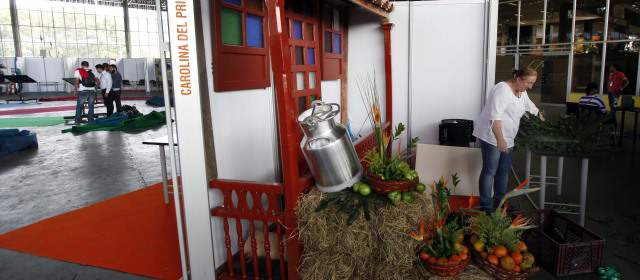 Gran Feria de Antioquia, la vitrina de la provincia | En el Pabellón Amarillo de Plaza Mayor se encontrarán los 125 municipios. FOTO MANUEL SALDARRIAGA