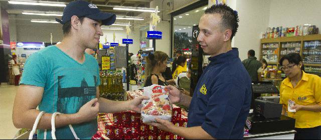Esumer fue fundamental para vincular laboralmente a 200 personas de la comunidad en el Parque Comercial Florida. FOTO: EDWIN BUSTAMANTE.