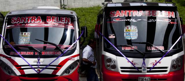 Conductores de la empresa Santra siguen en paro | Los conductores exigen más seguridad para sus desplazamientos. Esteban Vanegas.