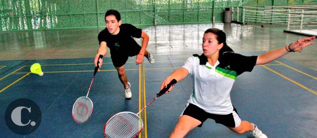 El bádminton y su "rey del volante", en Medellín | Los colombianos también pueden figurar en Internacional de bádminton. FOTO JUAN ANTONIO SÁNCHEZ
