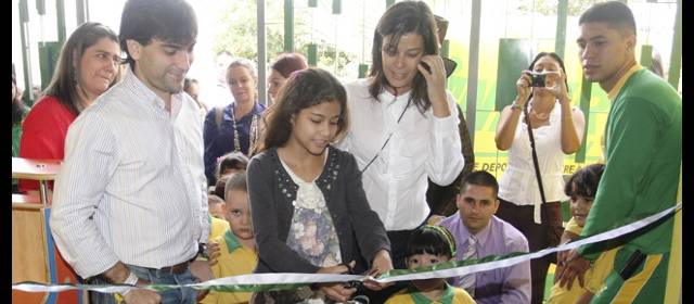 Ludotekas tuvieron inyección de $1.490 millones | Con la presencia de la Primera Dama de Medellín, Claudia Márquez Cadavid y el gerente del Inder, David Mora Gómez, se dio al servicio la ludoteka del barrio Berlín. Otras cinco vienen en camino. Los niños pueden gozar ahora de mejores espacios. CORTESÍA
