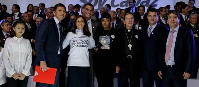 Durante un mes el país mostrará de qué es capaz | En el Club El Nogal, de Bogotá, la Andi lanzó la campaña Soy Capaz a la que en principio se vincularon 120 compañías, artistas, deportistas, líderes religiosos, establecimientos educativos y diversas instituciones que anhelan y apoyan la paz. FOTO COLPRENSA.
