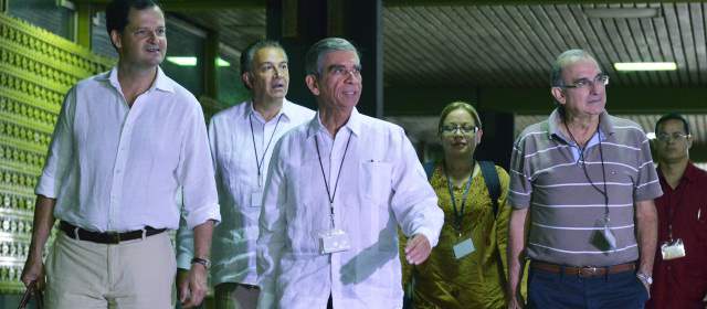 General Mora desmintió rumores sobre renuncia como negociador de paz |