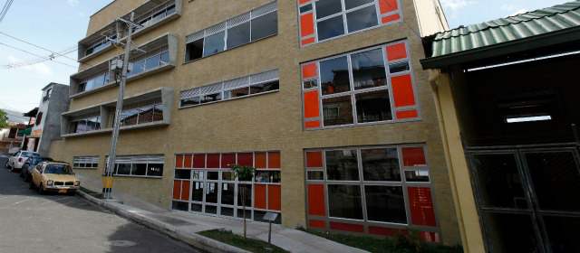 Medellín invierte $118.500 millones en colegios públicos | La I.E. Jorge Eliécer Gaitán, de la comuna 6, es una de las nuevas. FOTO MANUEL Saldarriaga Quintero