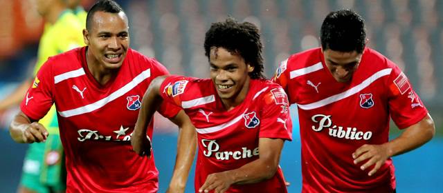Al Medellín le sobraron fútbol y goles | Felipe Pardo, William Arboleda y Germán Cano hicieron su show en el Atanasio. FOTO JULIO CÉSAR HERRERA