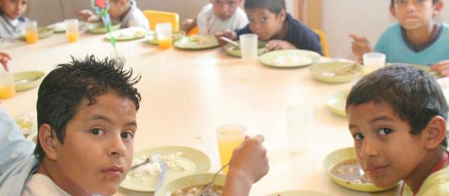 Donaciones por $4 mil millones | La Fundación Saciar ha atendido restaurantes para niños y la tercera edad en zonas como Villatina. FOTO ARCHIVO